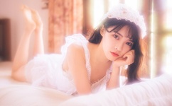 美女抓胸乳摇爆衣动态图